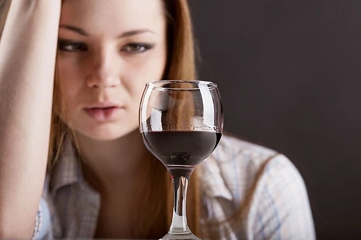 Женская алкогольная зависимость изображение